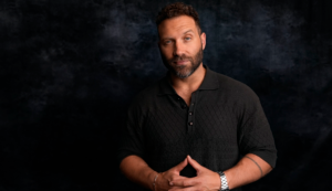 Read more about the article Jai Courtney Dives into the Legacy of Chopper and Australian Genre Cinema