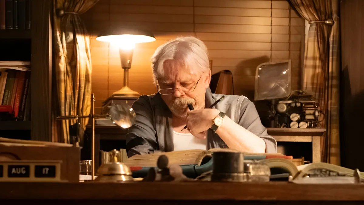 Read more about the article The Life of Chuck: Mark Hamill and Karen Gillan Remember Gateway Stephen King Stories