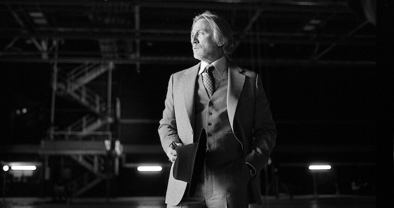 Read more about the article Haunting Song in Wake Up Dead Man Trailer Ties to Coen Brothers and Grim Southern History